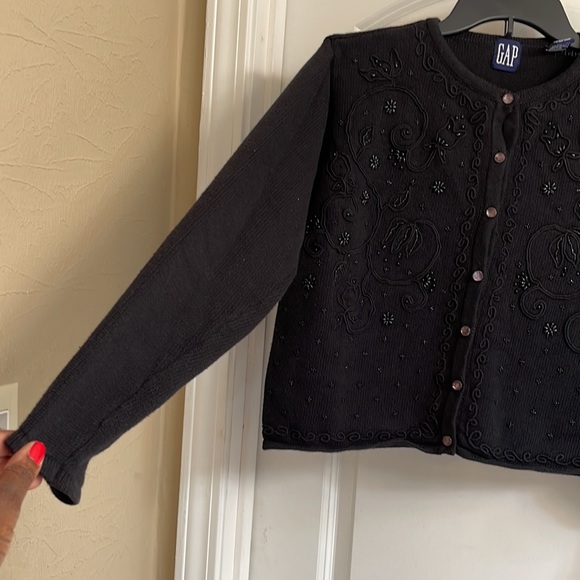⏳♻️GAP Black Beaded Floral Detail Sweater Shirt Button Outerwear Jacket size S - Picture 12 of 15